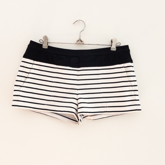 BCBGMaxazria Teagan Black White Striped Pull On Shorts Medium Flawed - Picture 2 of 7